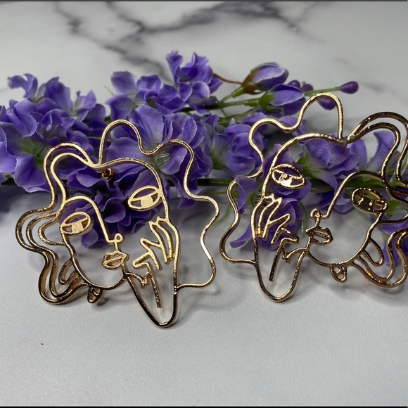 Bore Girl Figure Stud - Picture 1 of 3